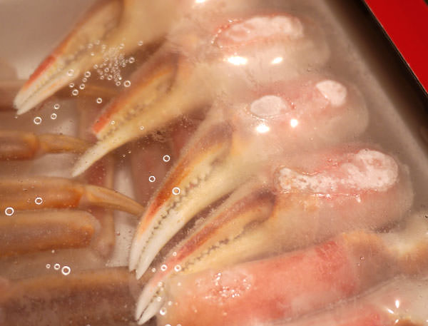 ますよね　カット済みズワイ蟹　冷凍されている爪部分